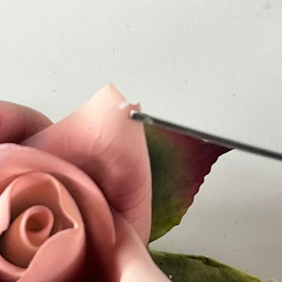 Enesco Porcelain Dusty Pink Rose Flower Figurine 2" CHIPPED Forever Gift Bisque - Picture 8 of 10